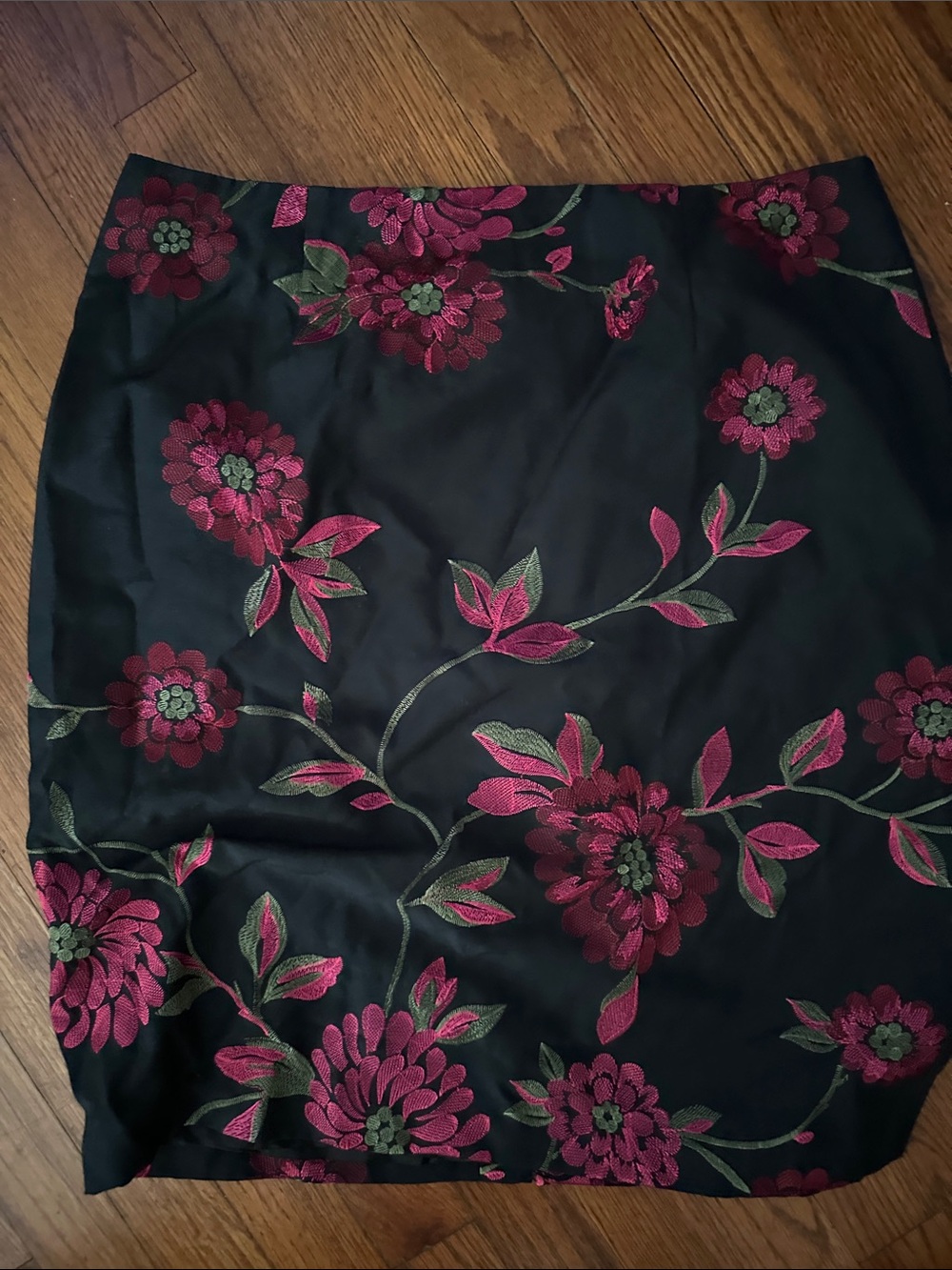 Kay Unger Floral Embroidered Black Pencil Skirt in Magenta 14